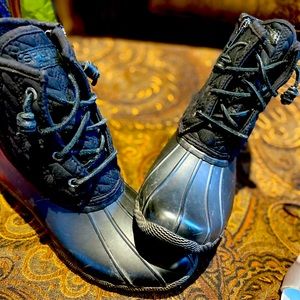 Size 7 black sperry  boots